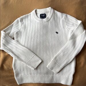 Abercrombie men’s small White Cable Knit Sweater